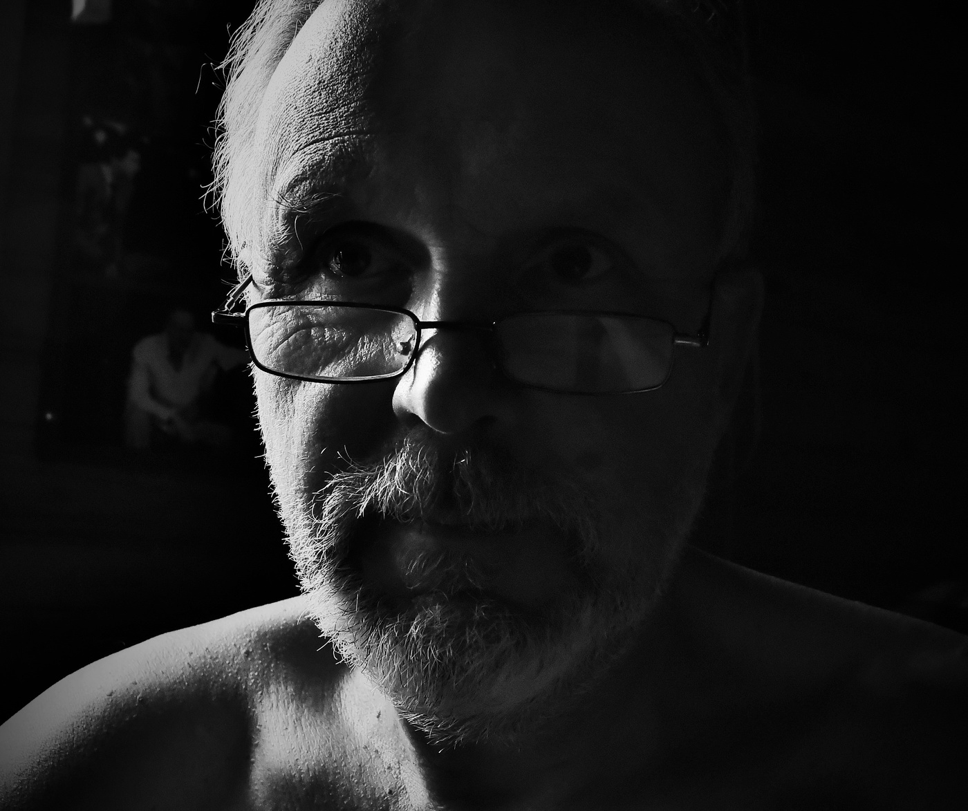 "Кто тише старика, попавшего в больницу ..."