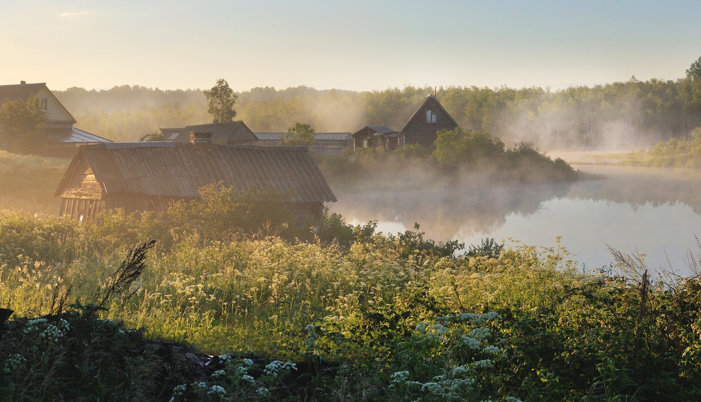 С первыми петухами.