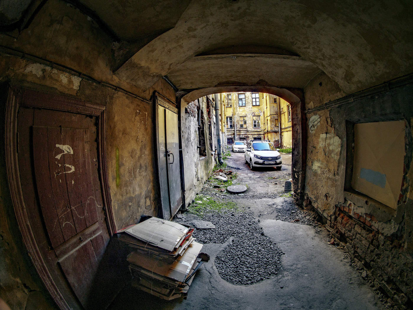 Арка во двор