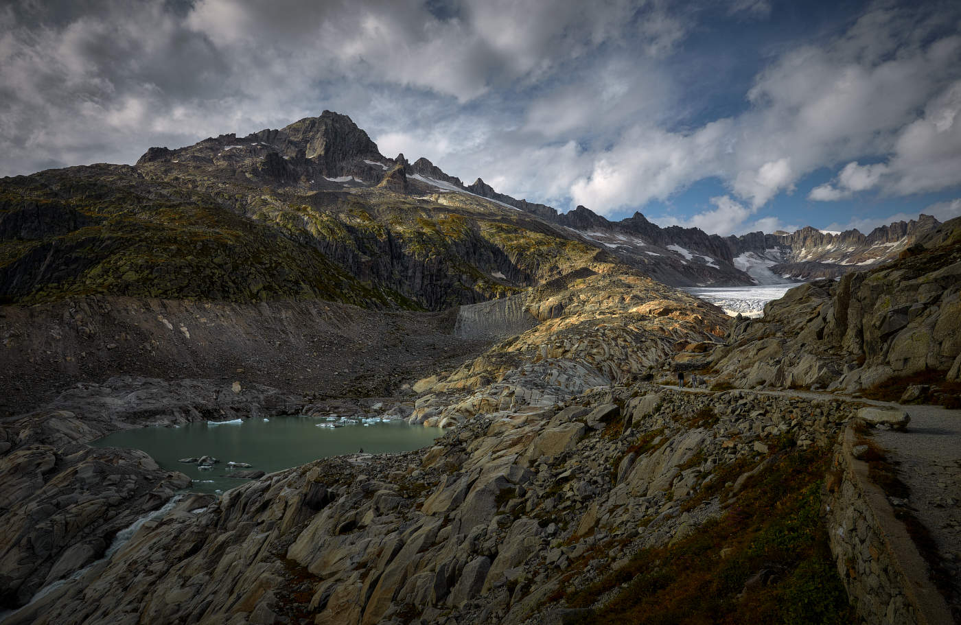 на истоке Роны