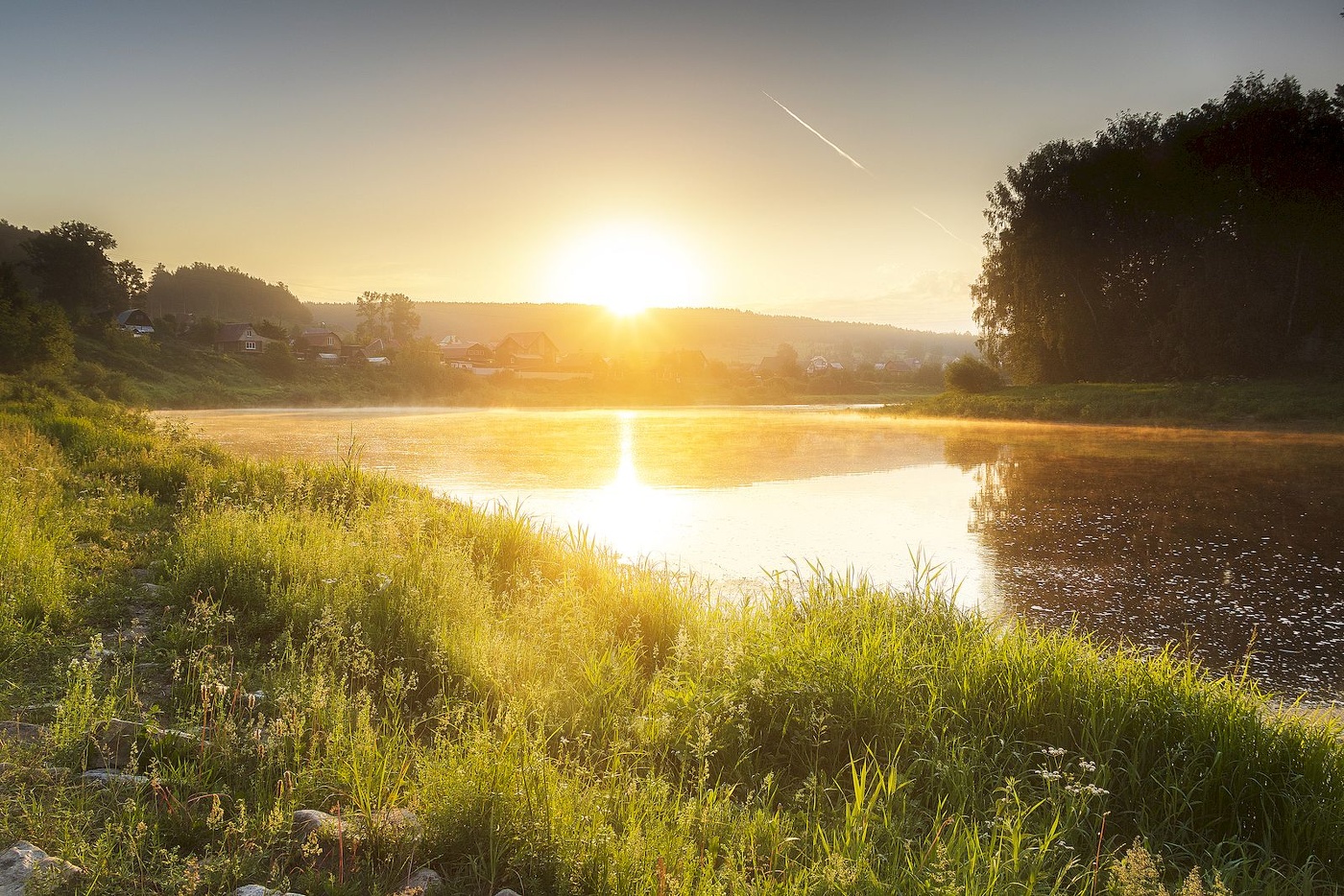 Рассвет на реке Ай