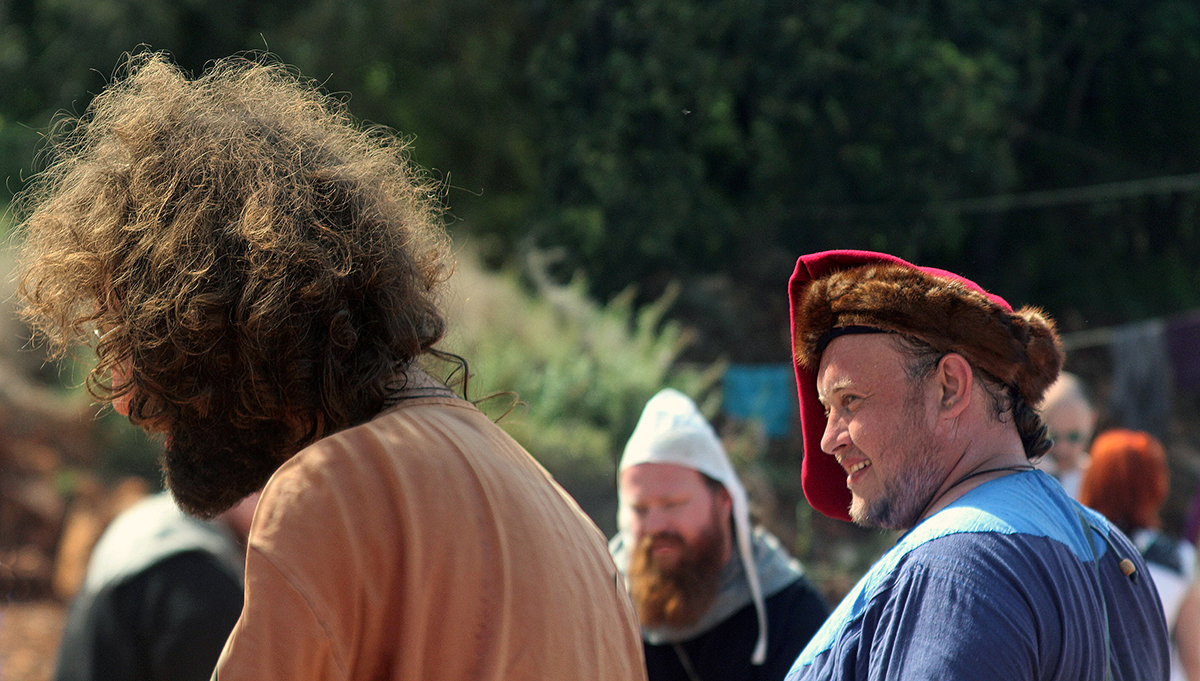 Хиппи волосатый...