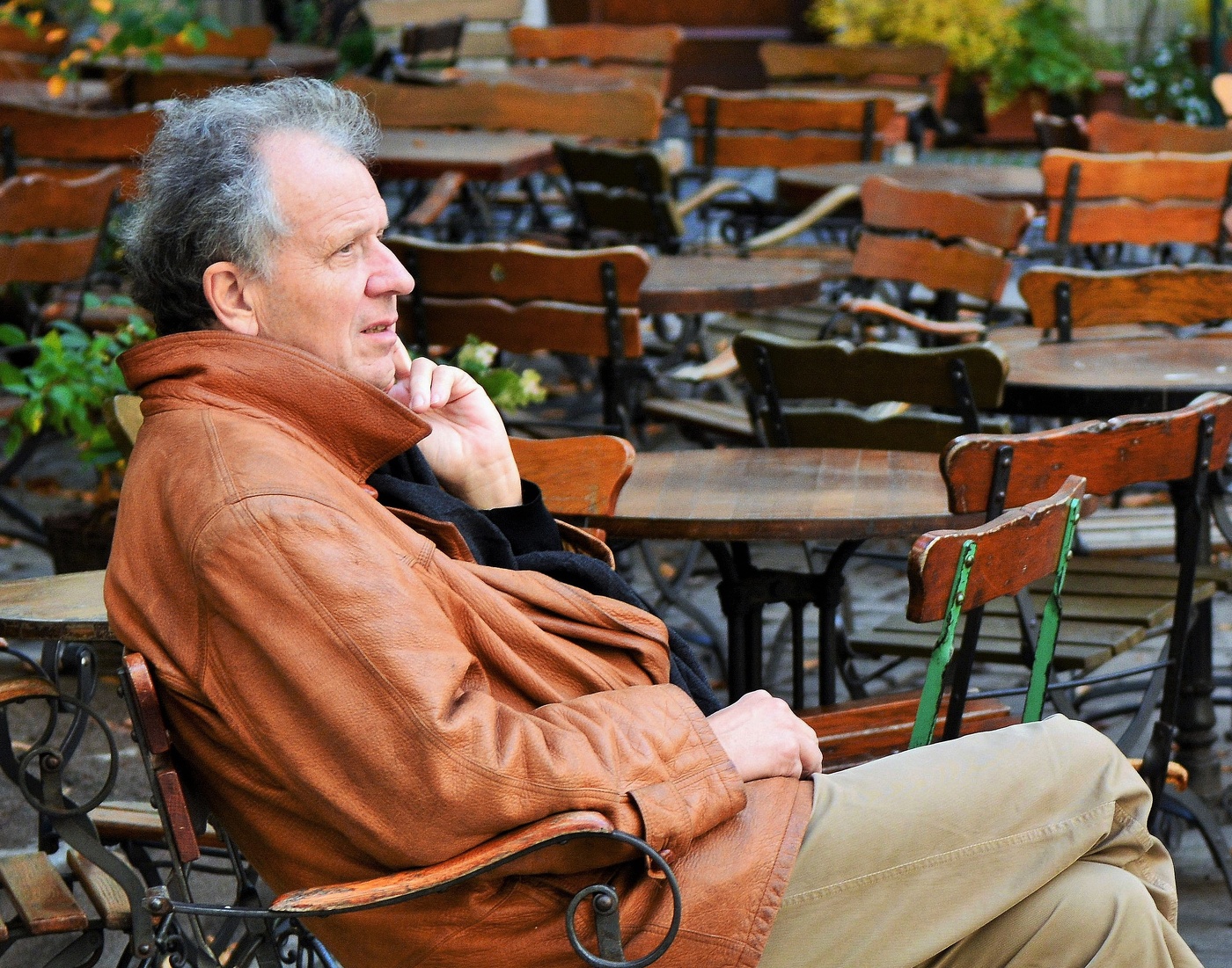 "Жизнь - алфавит: я где-то в це - че - ша - ще" ...