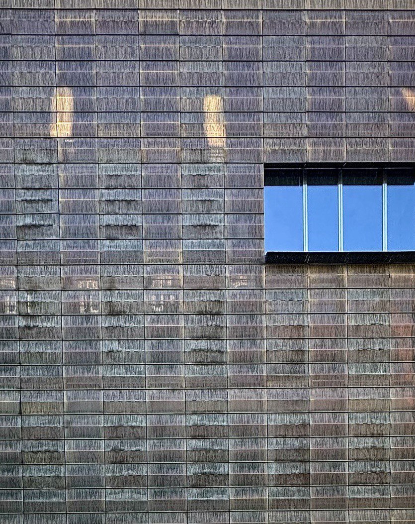 Окно в стене