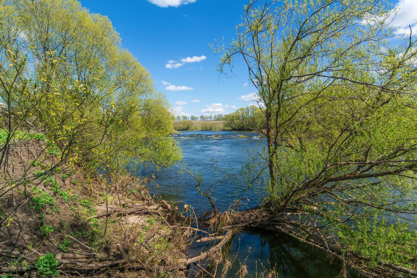 верх по течению