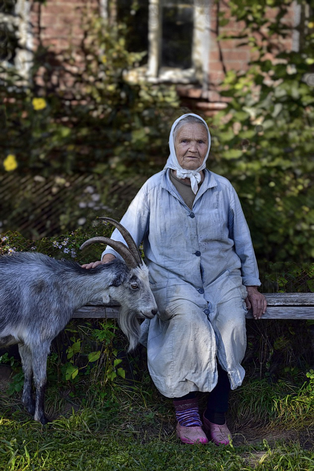 В летней тени.