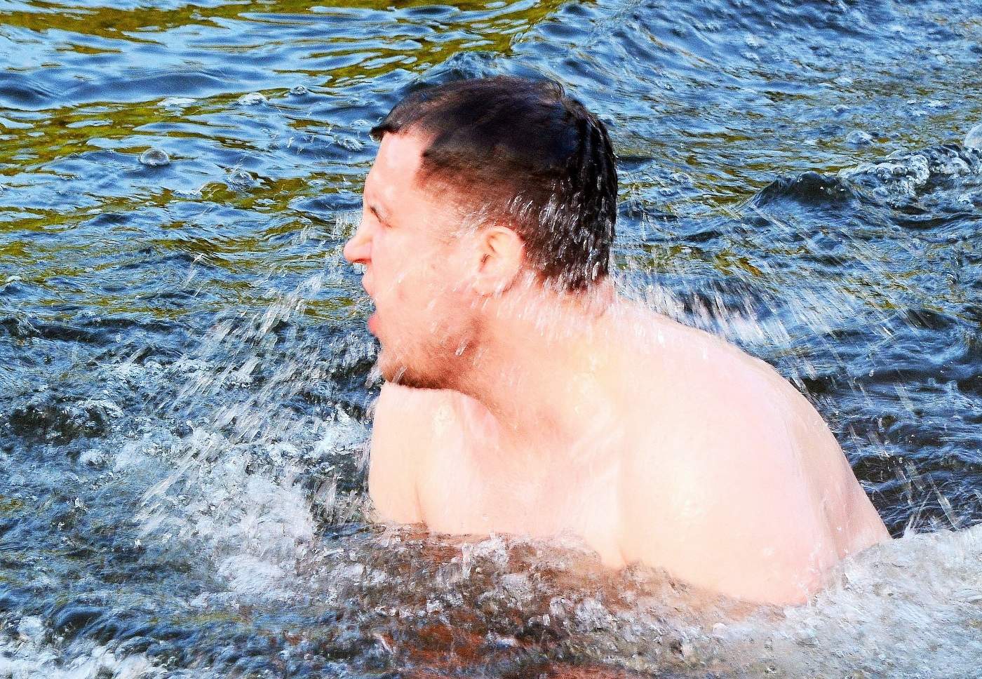 О, блаженная влага реки, когда на берегу +32 ...