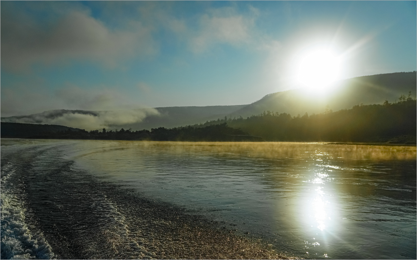 Ранним утром по р. Лена