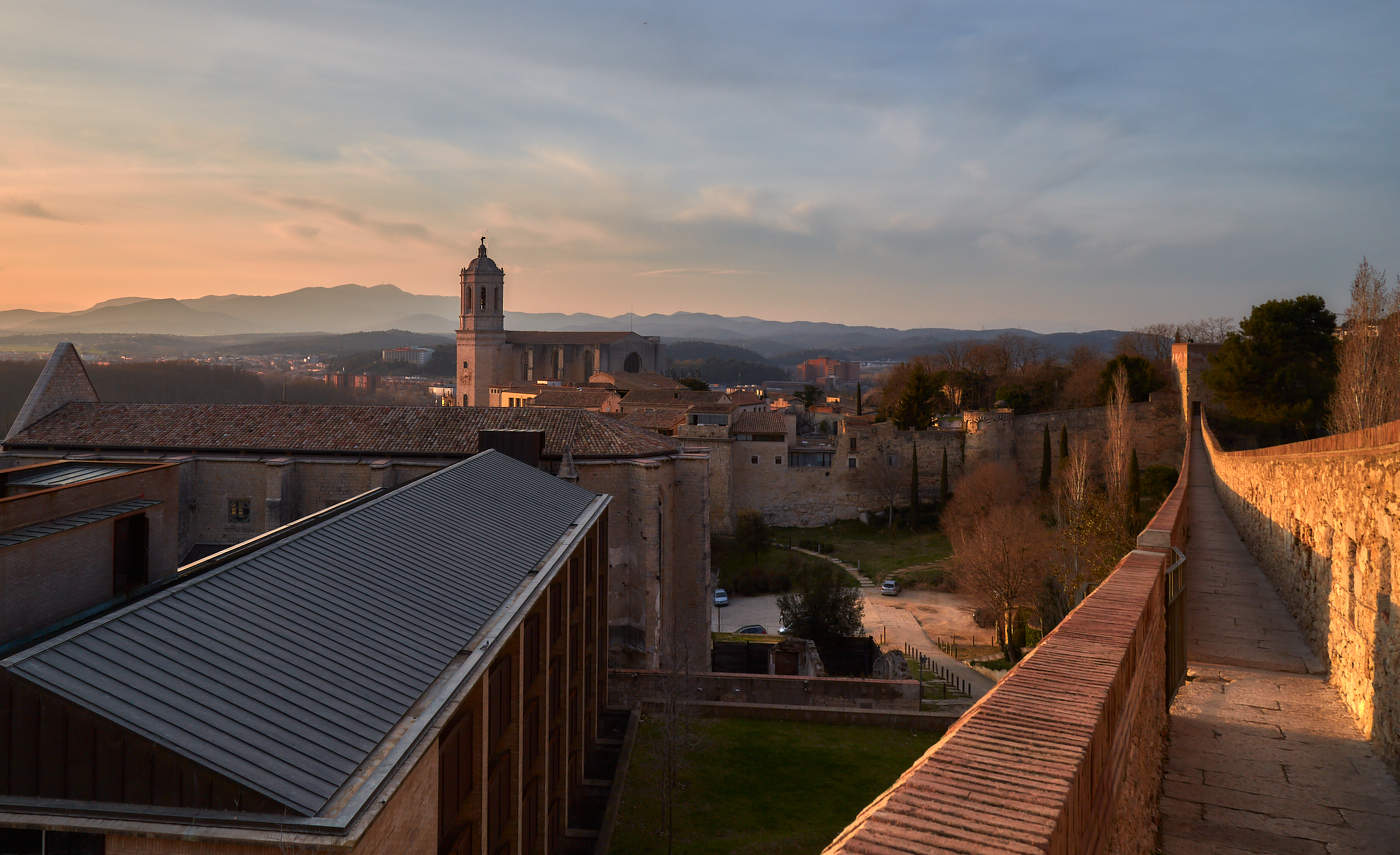 стены Жироны