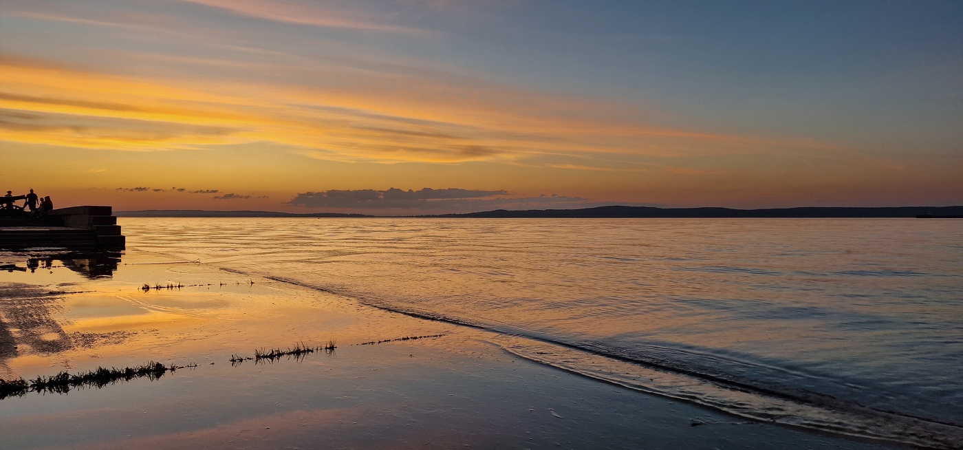 Закат над Онежским озером