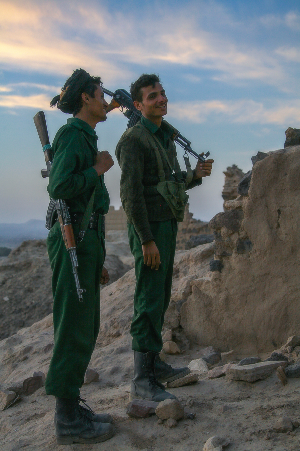 Служили два товарища