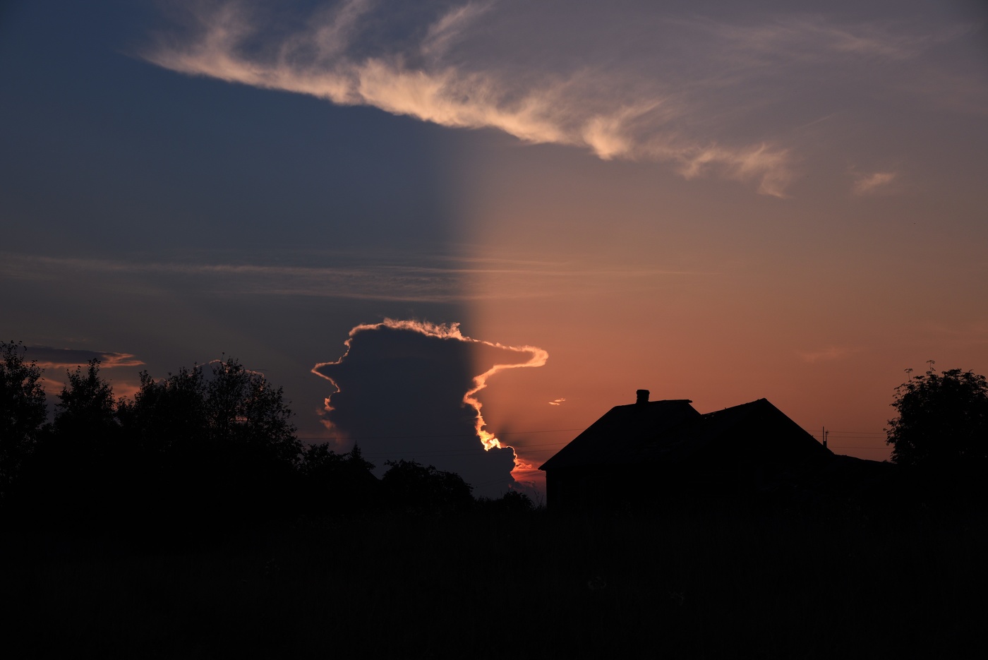 Из-за горизонта выглянула тучка ...