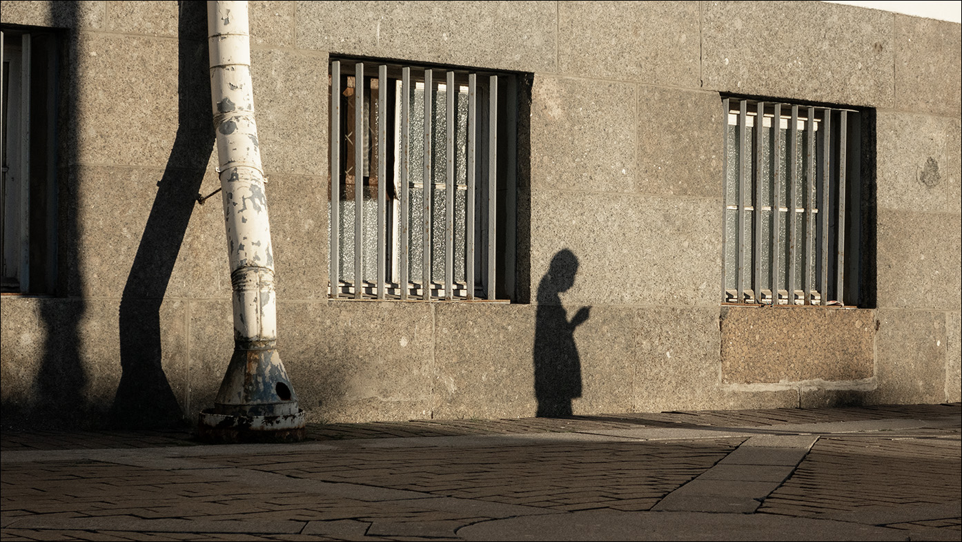 отлить в граните