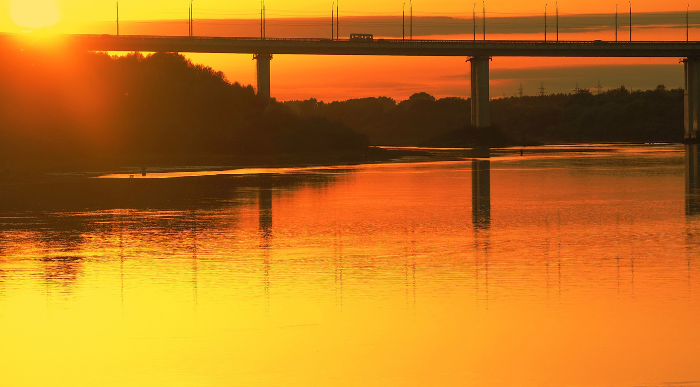 Июльский закат на Оке.