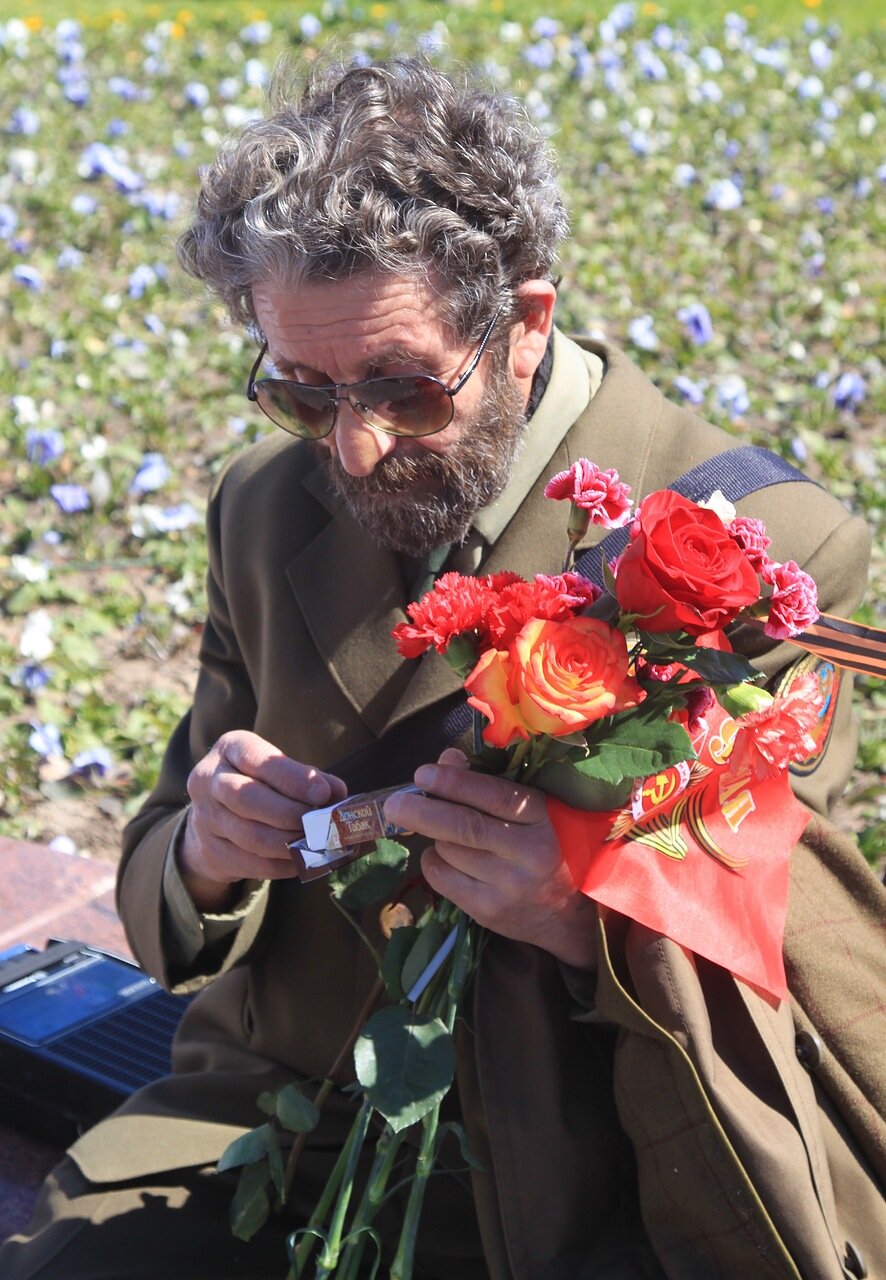 Давай закурим, товарищ, по одной…