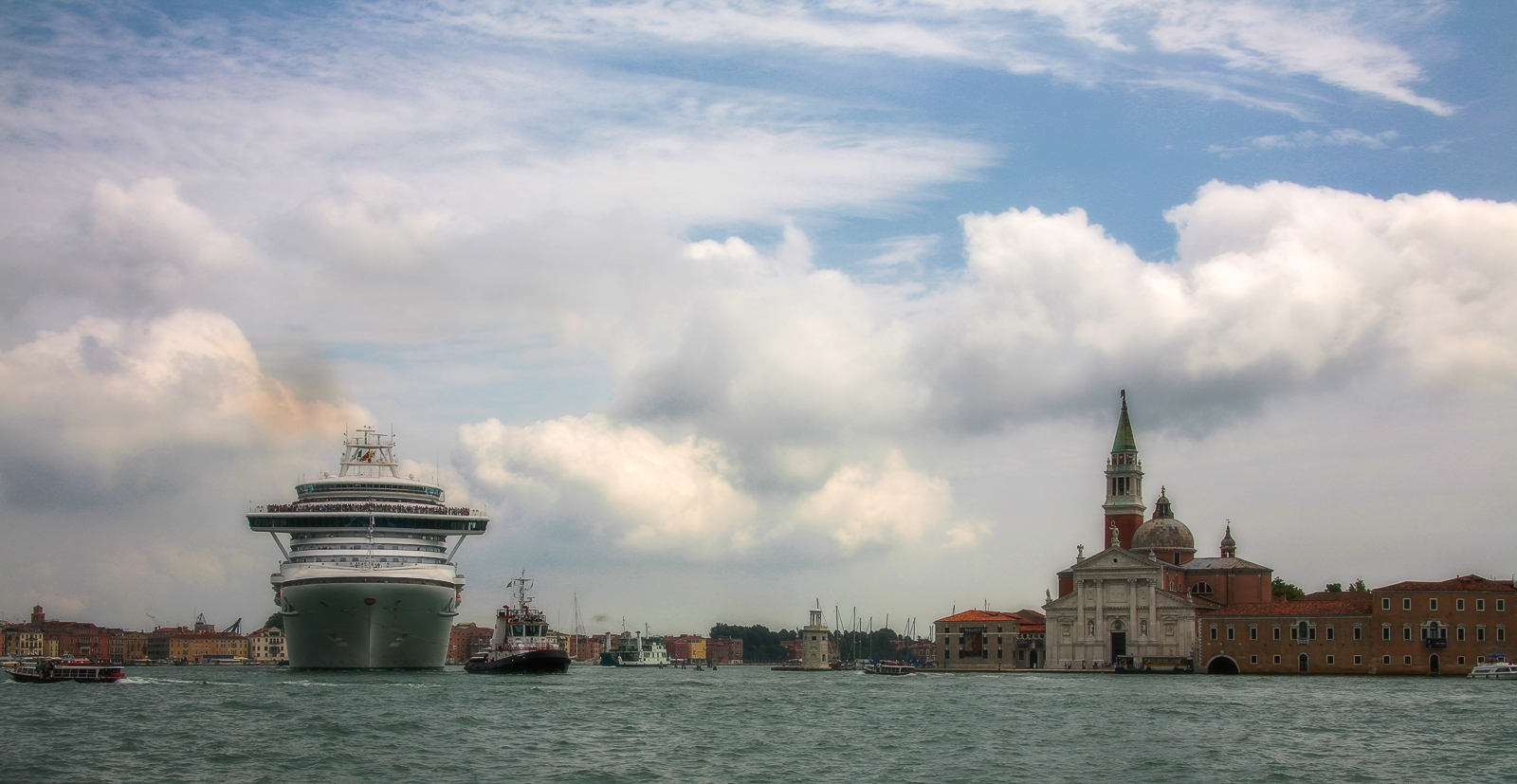 "В нашу гавань заходили корабли"