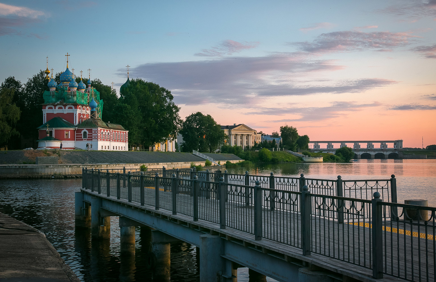 Причал на набережной Волги.