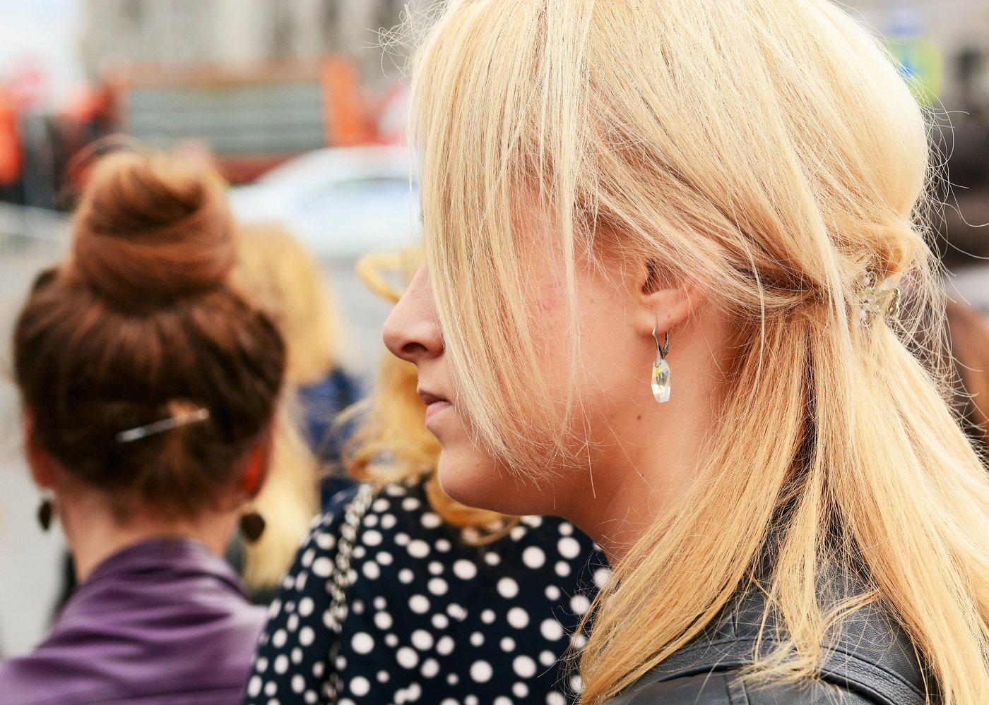 "Носите, женщины, сережки, что глаз дурной отводят прочь ..."