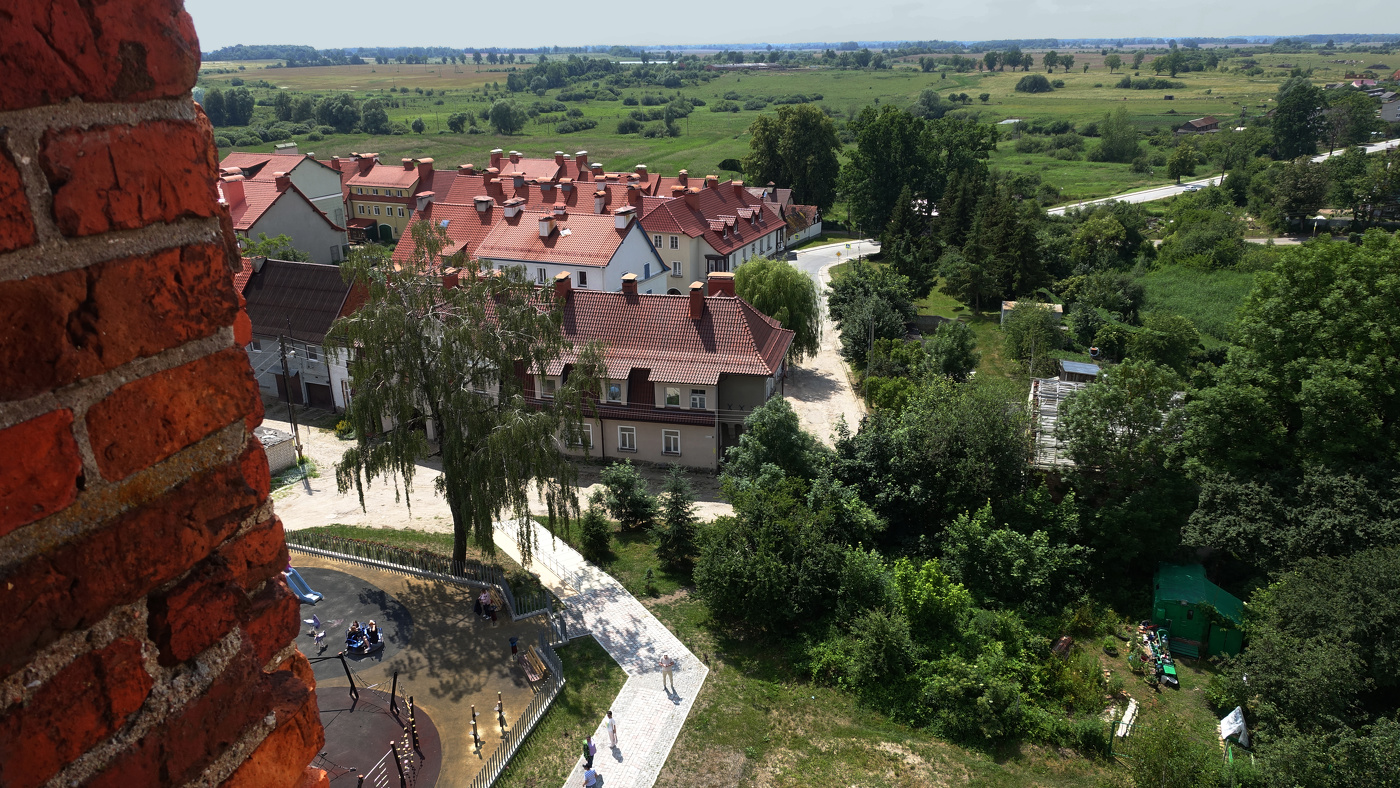 На подъезде к городку