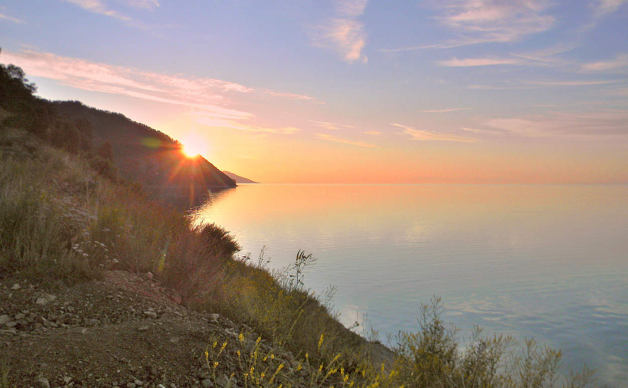 Встречая утро на Байкале