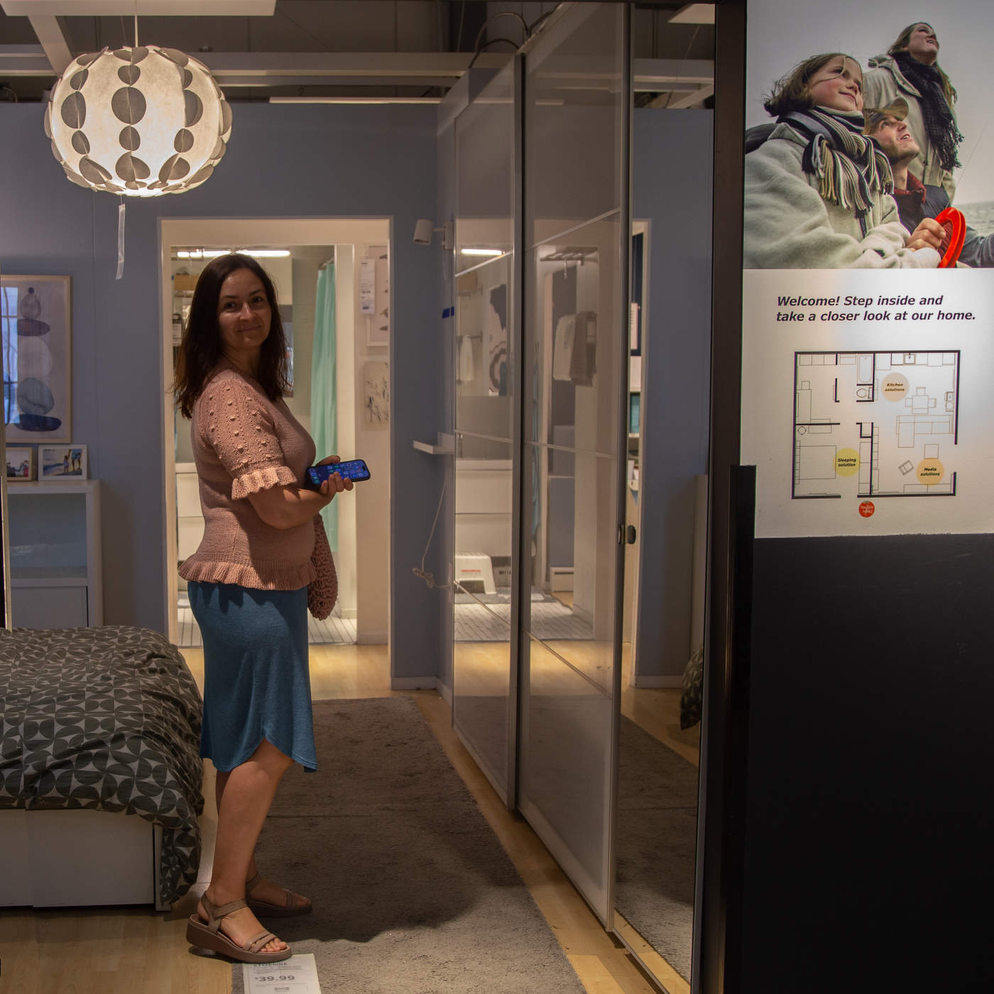 Обернулась...