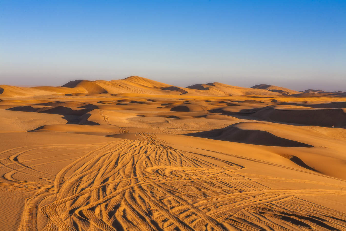 "Горячее солнце, горячий песок..."