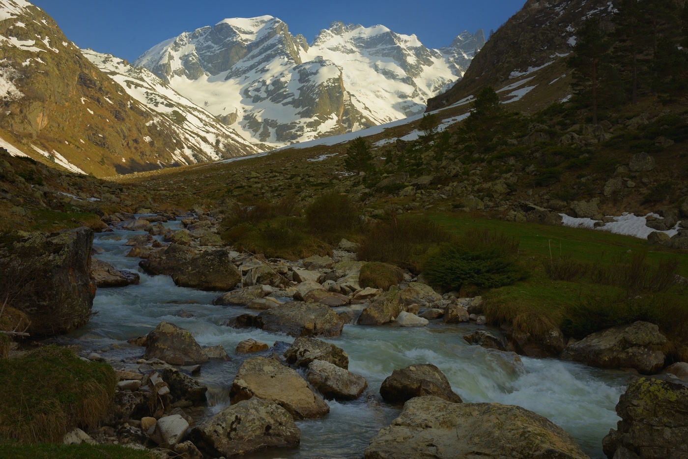 Утро в горах Кавказа