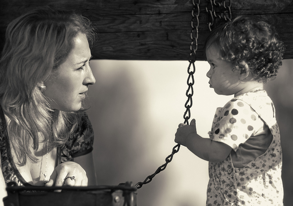 Днем из колодца звезды видны. Уличные детские портреты. Сказки от взрослых