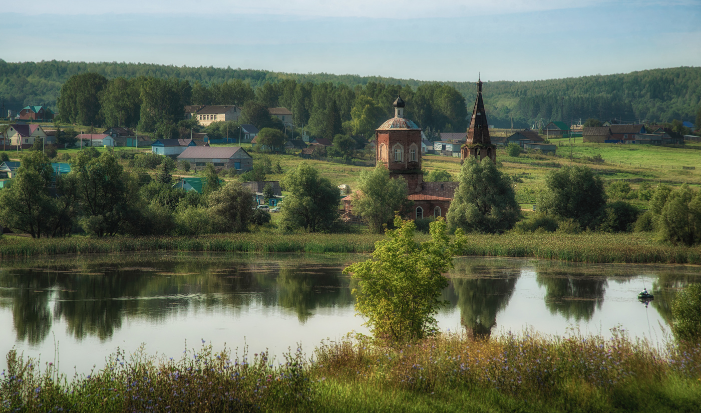 Храм в Верхнетроицком в августе