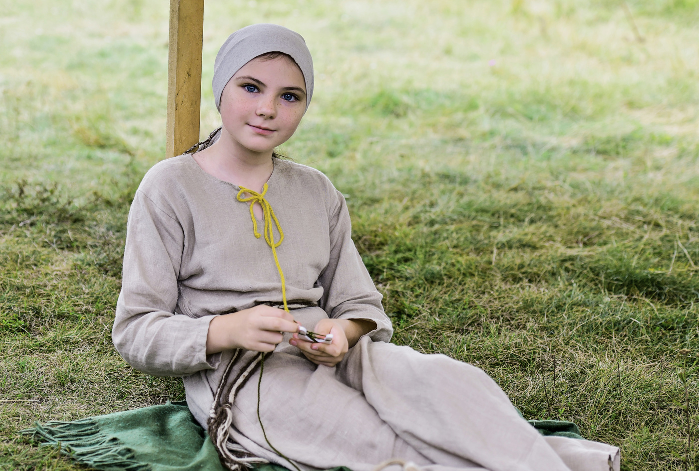 Юная вязальщица