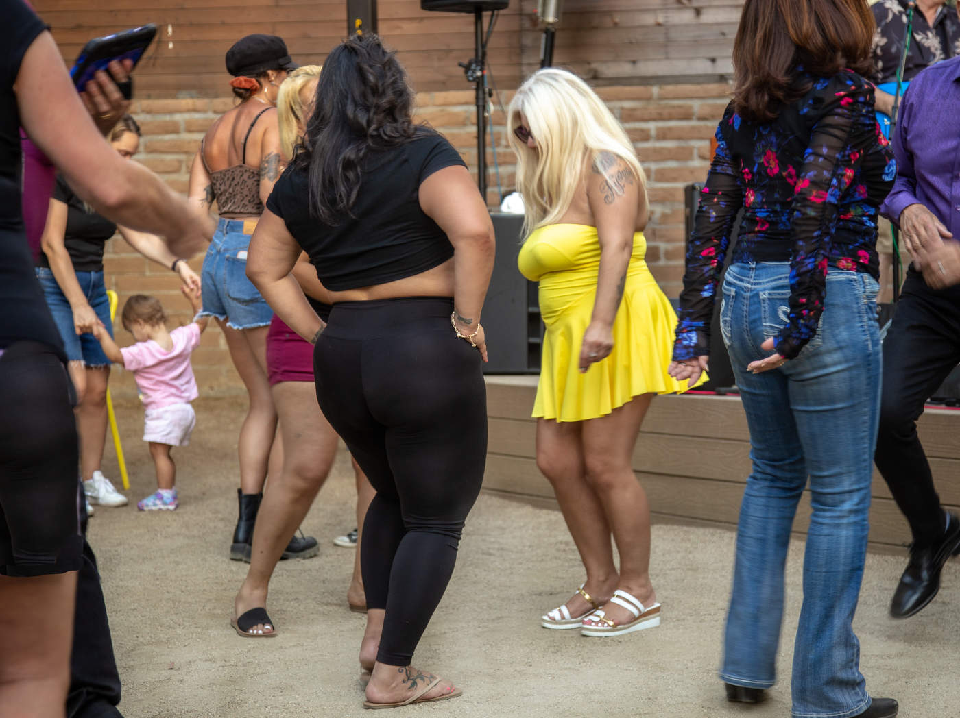 Танцы-шманцы