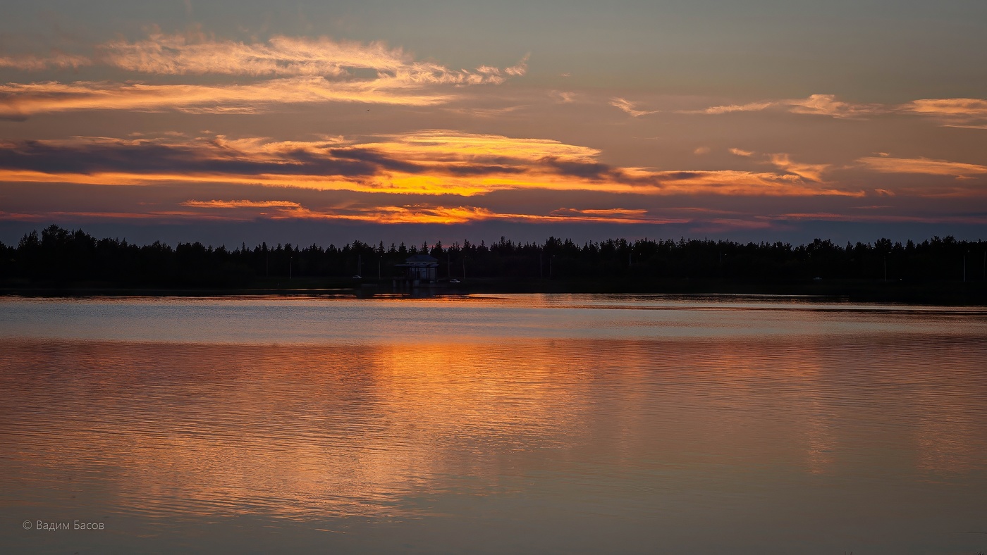 Ни один закат даже близко не похож на другой. Так устроена наша жизнь.
