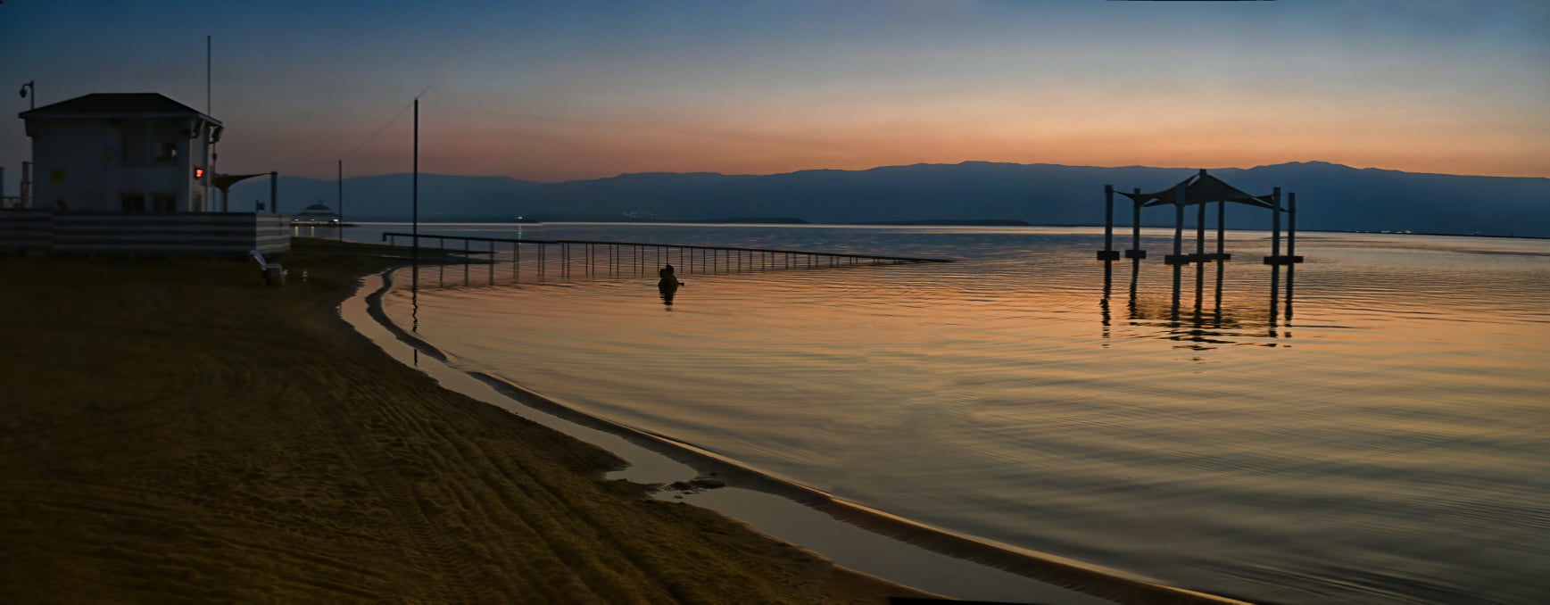 Рассвет на Мертвом морк
