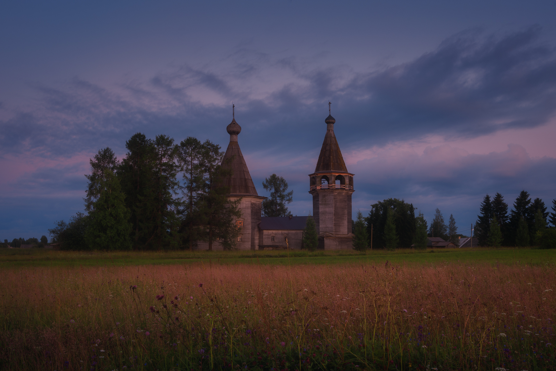 Сенокос некошенный, лес да монастырь