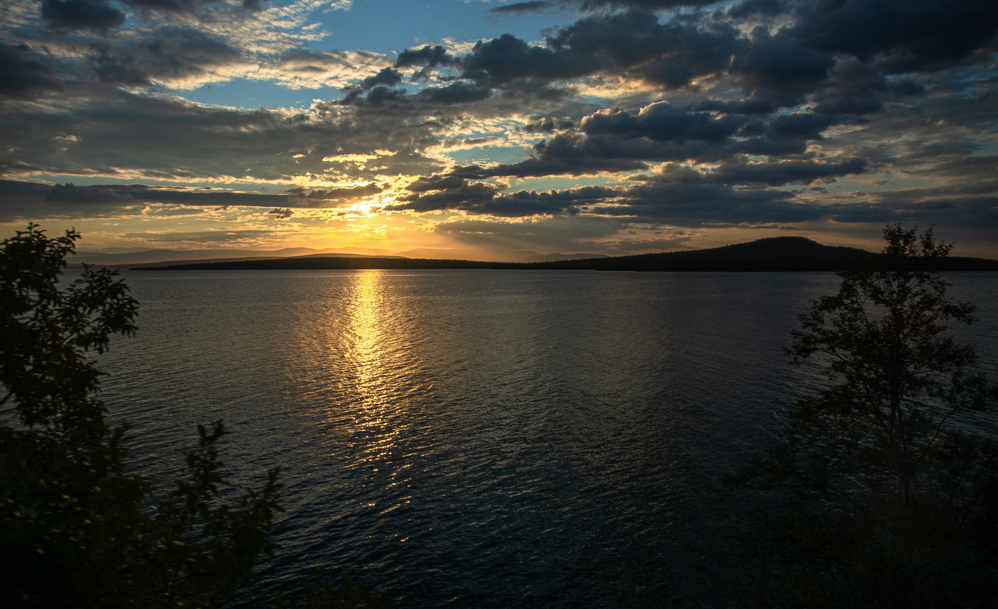 озёрный закат