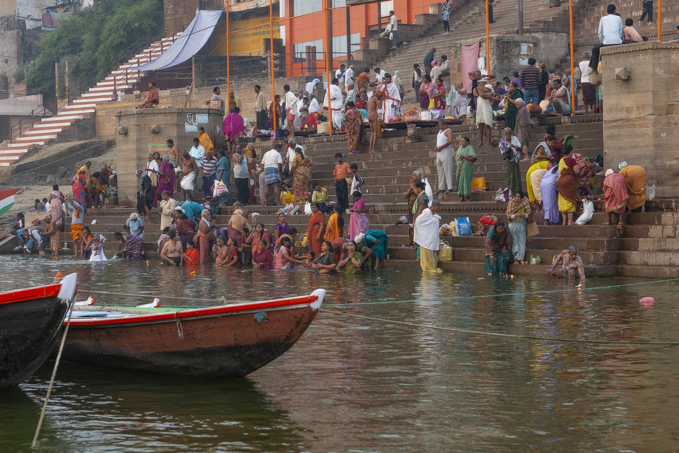"Надо, надо умываться ...