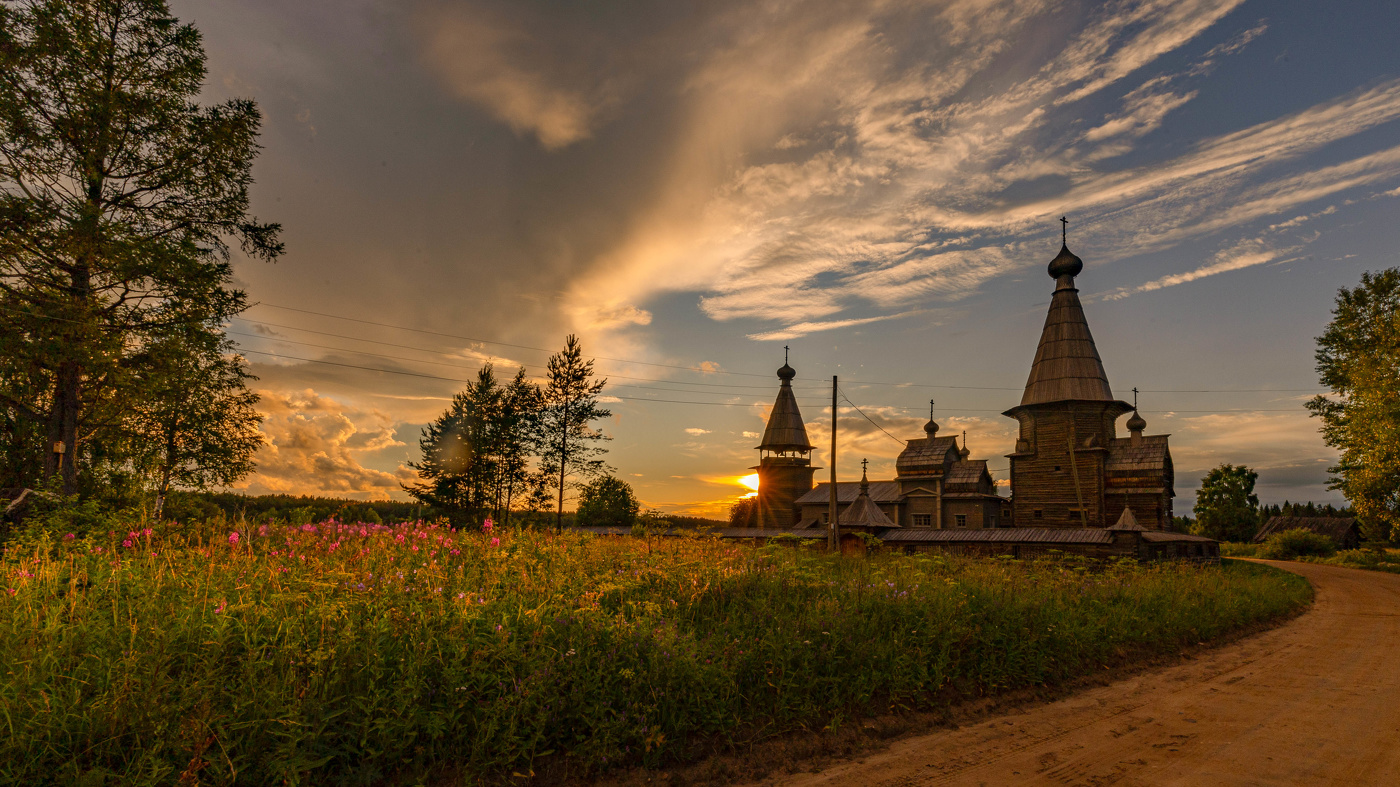 Почаевский погост на закате