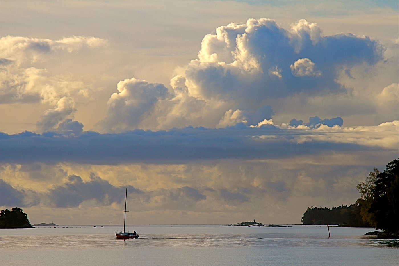 «Мы выпускаемся в осень...»