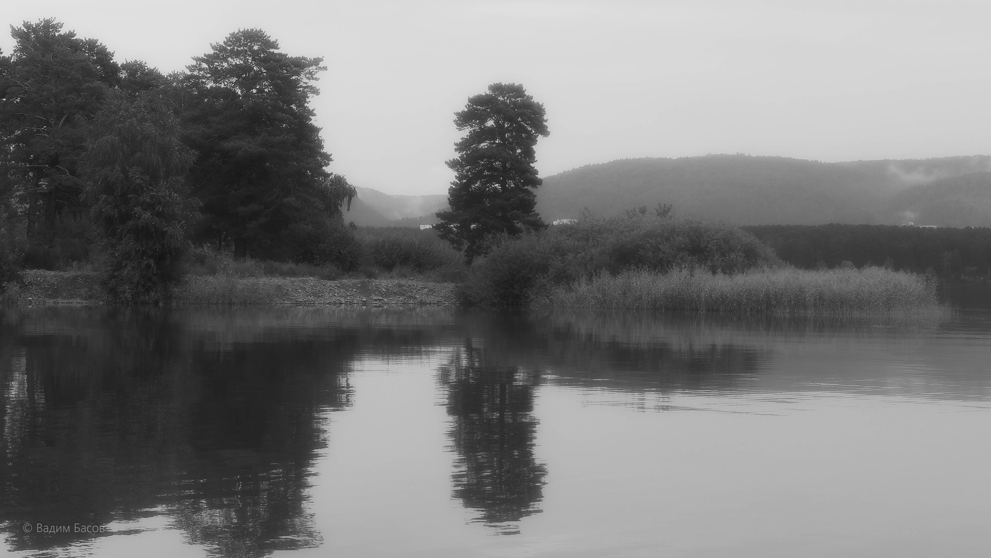 В бледных туманах...