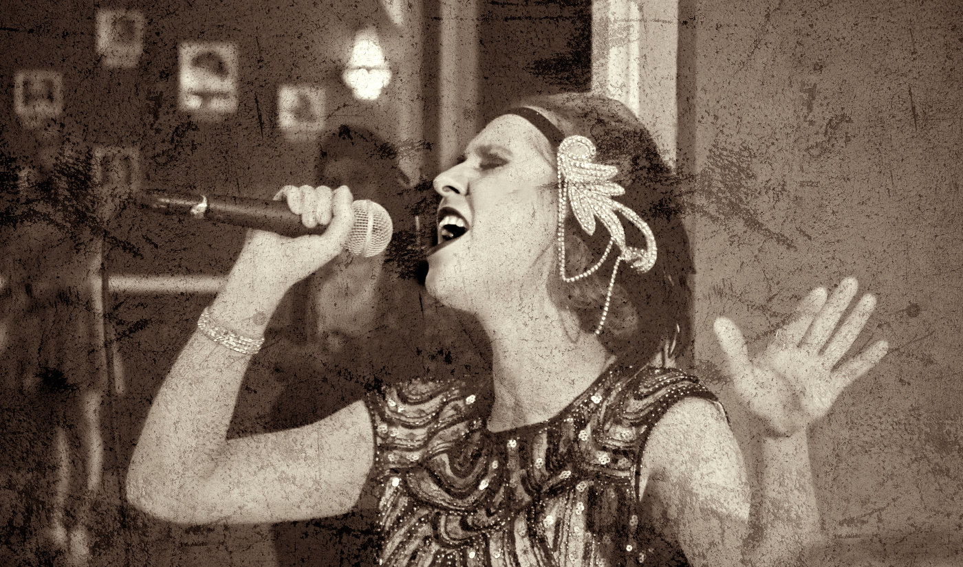 "Я одна, я грустю..."