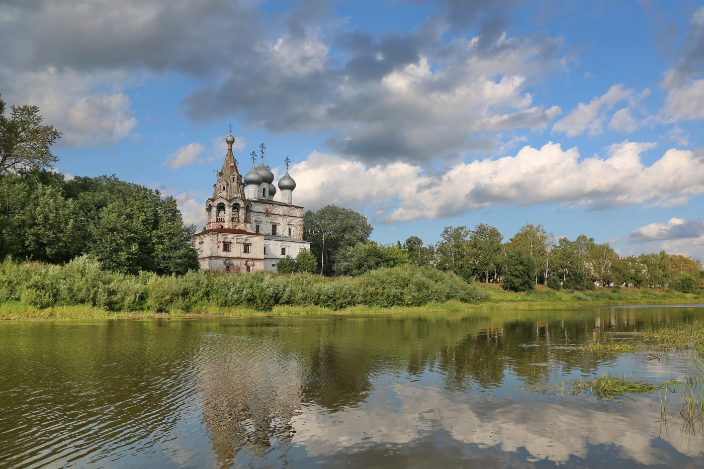 Город Вологда на речке Вологде