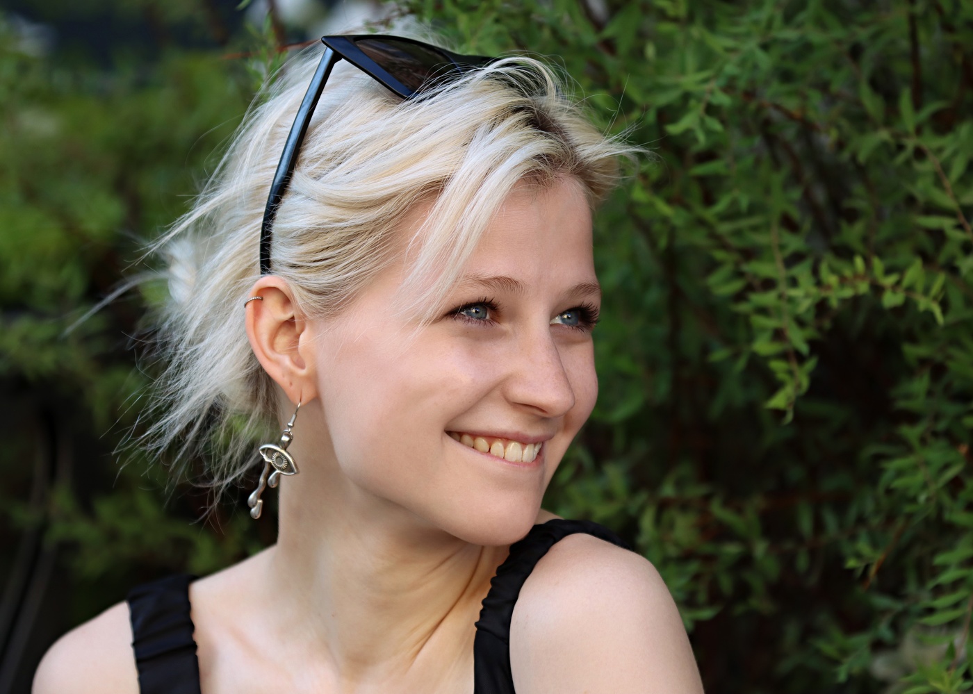 Валя. Студентка театрального института.