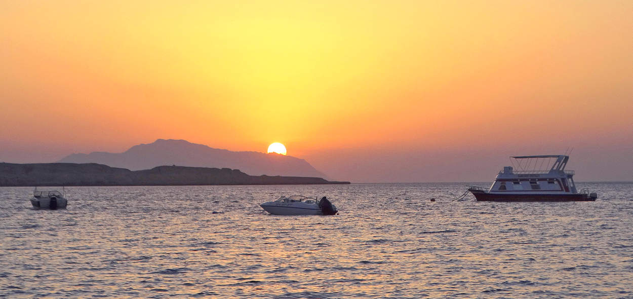 Тёплое и тихое утро на море