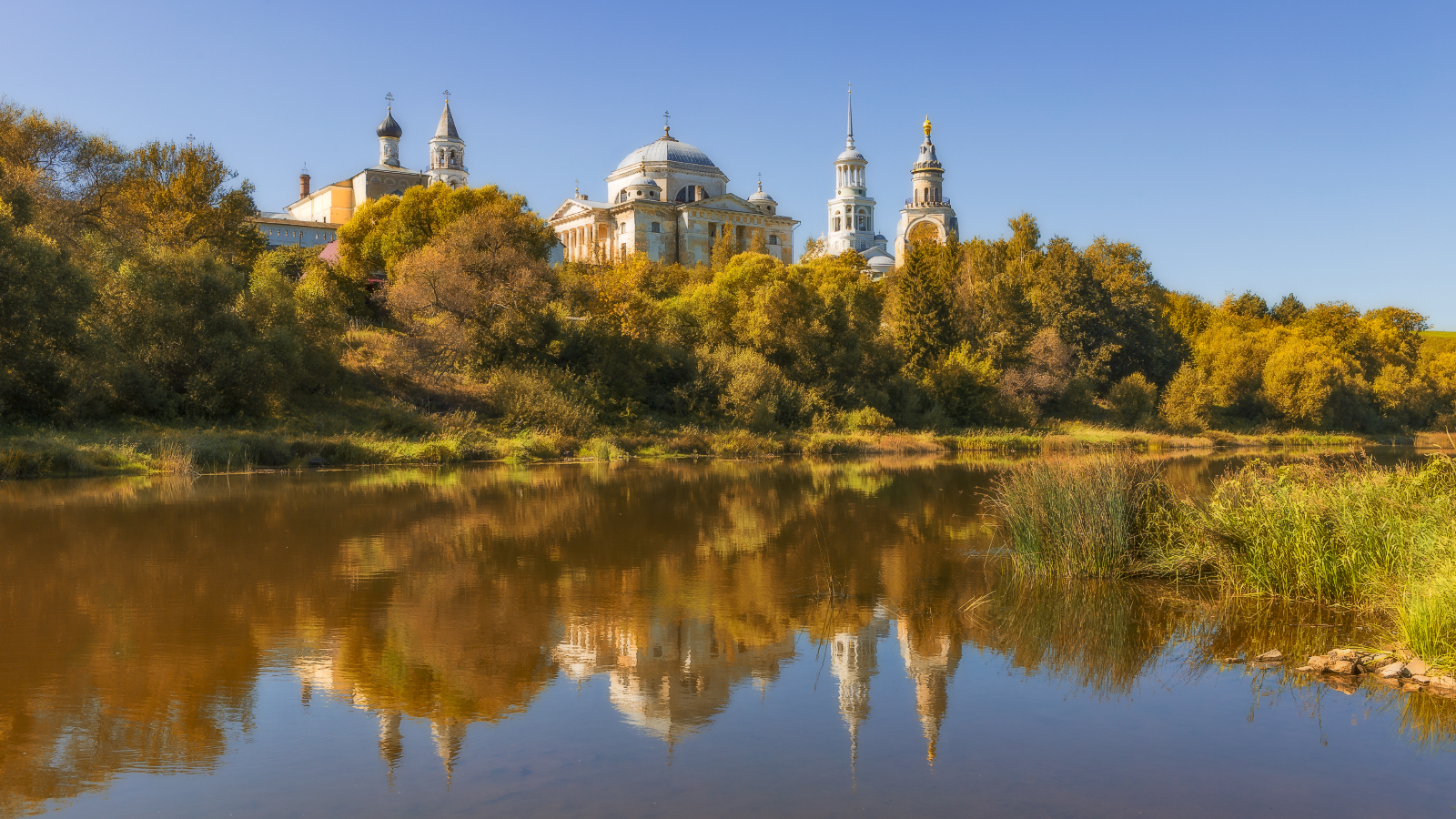 Новоторжский Борисоглебский мужской монастырь.