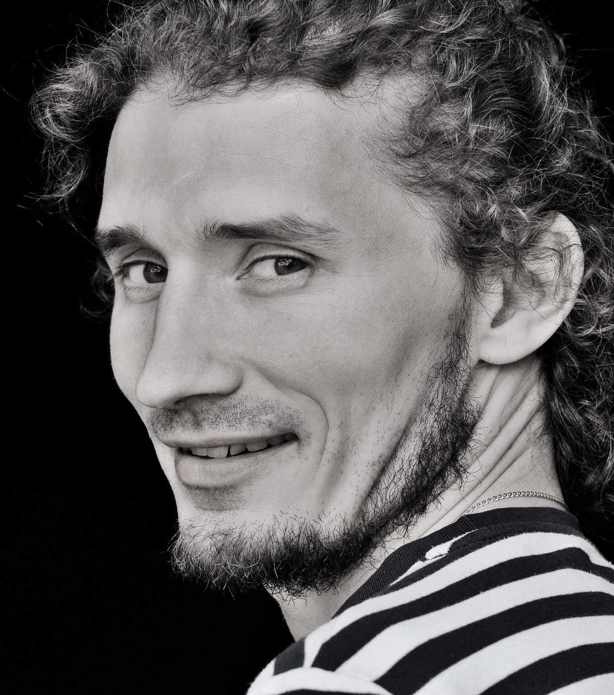 Улыбнувшийся прохожий ...