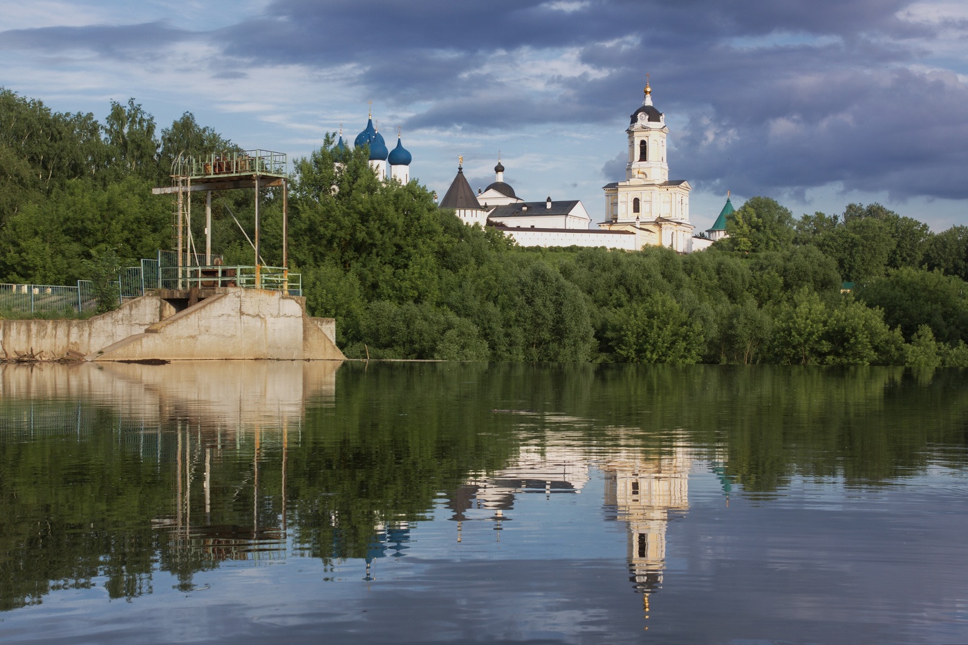 Вечерний сюжет у плотины