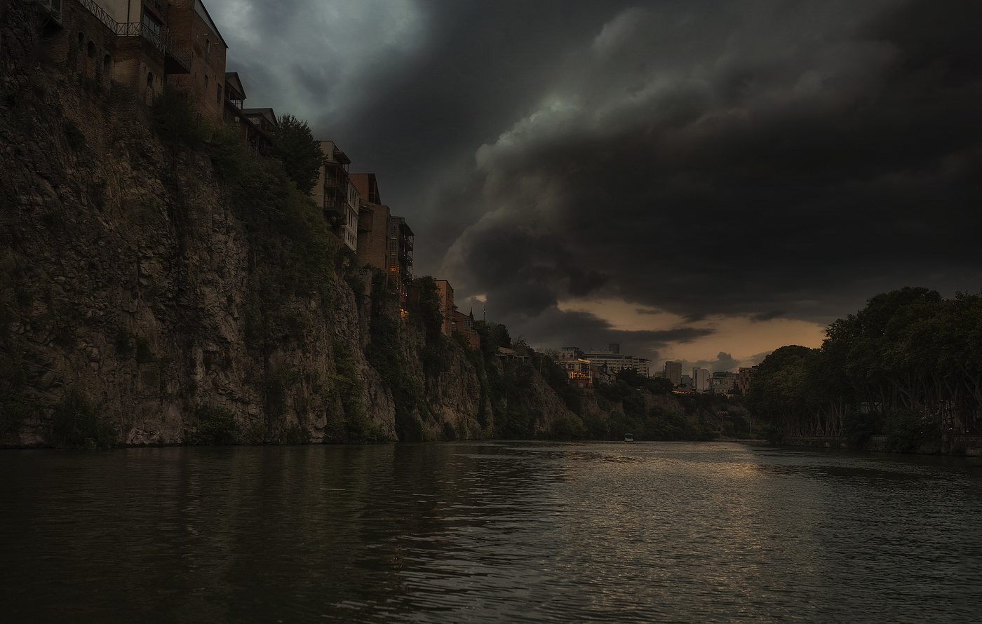 По реке Кура