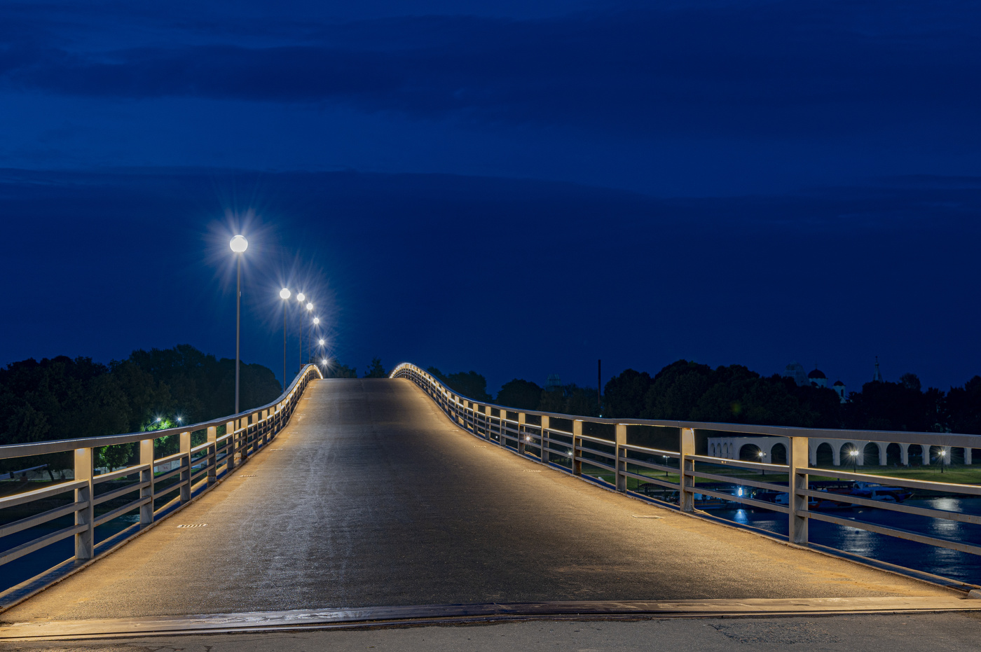 Горбатый мостик