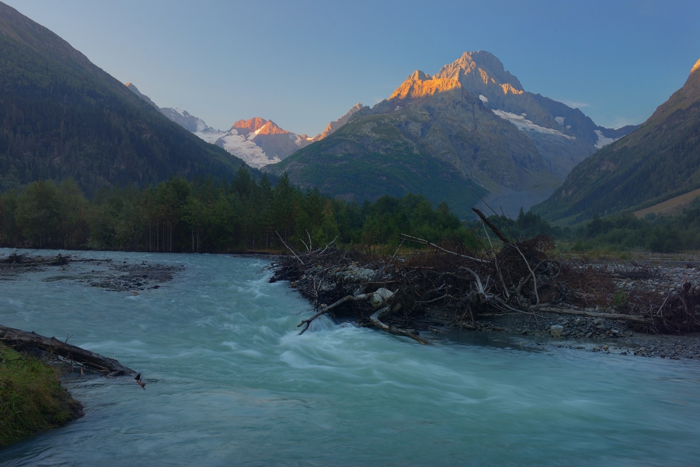 Рассвет в горах