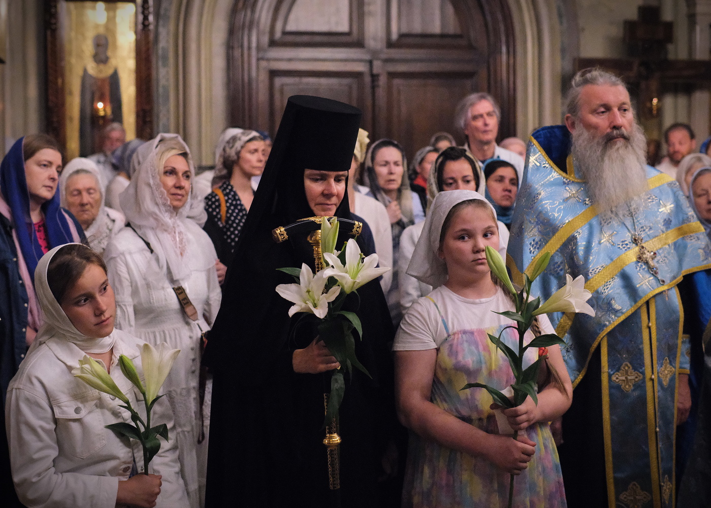 Монастырь. Праздничная служба.